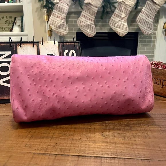 JJ winters pink ostrich clutch - Picture 2 of 5